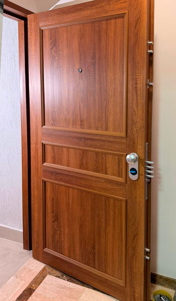 puerta-de-seguriad-cerradura-biometrica05