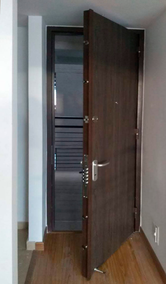 puerta-de-seguriad-cerradura-biometrica08